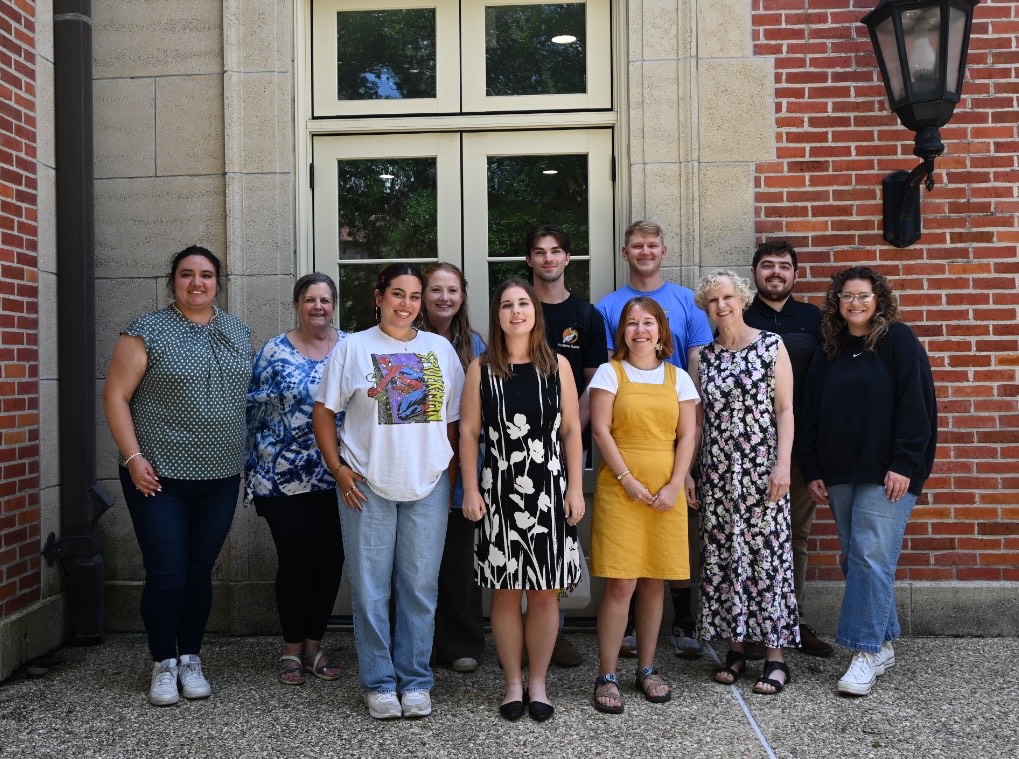 Entering class of fall 2024 pose outside the Honors College