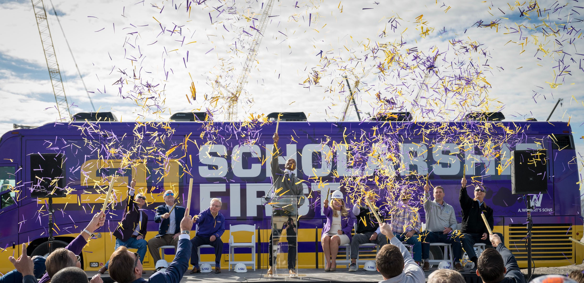 LSU marked the final day of President William F. Tate IV’s statewide bus tour by announcing the vision for a new $107 million Construction & Advanced Manufacturing Building and a $15 million leadership gift from Art Favre, founder of Performance Contractors and a graduate of the first LSU construction management class in 1972. 